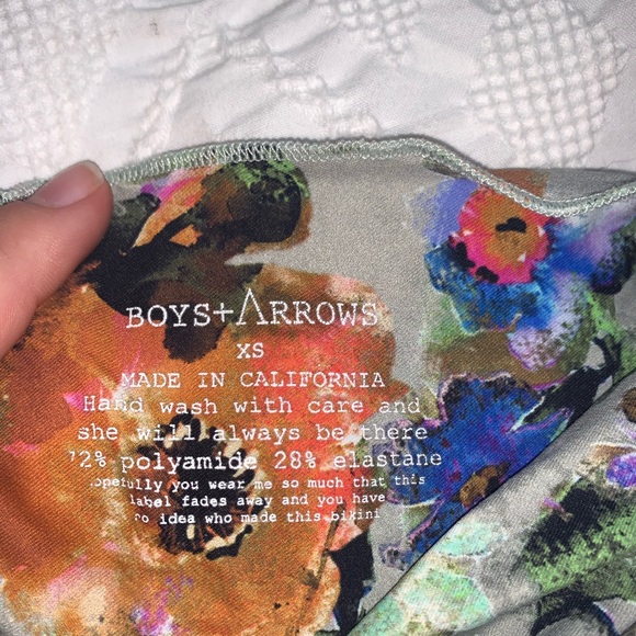 Boys and arrows cheeky bikini bottoms! - Picture 2 of 3